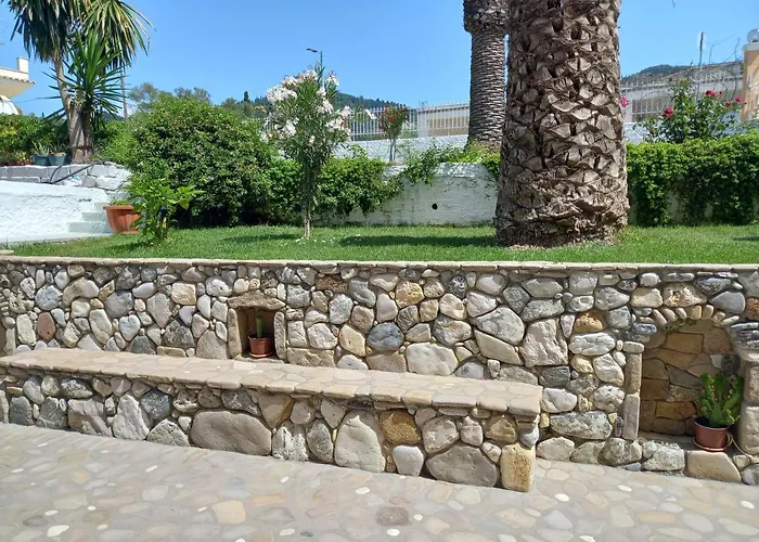 Natassa House 2 Feriehus *