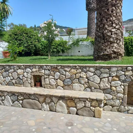 Natassa House 2 Semesterbostad *