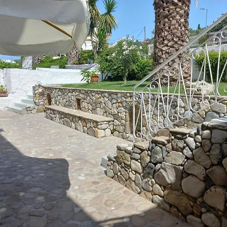 בית נופש Natassa House 2 *